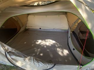 Tienda de campaña familiar