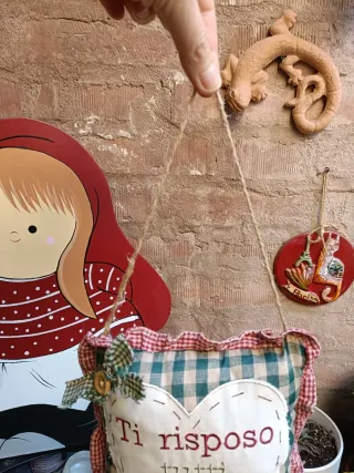 Cuscino decorativo a cuore con scritta