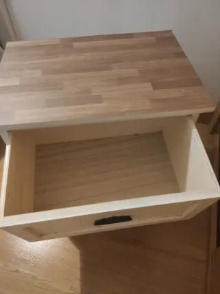 Mesita de noche 2 cajones madera