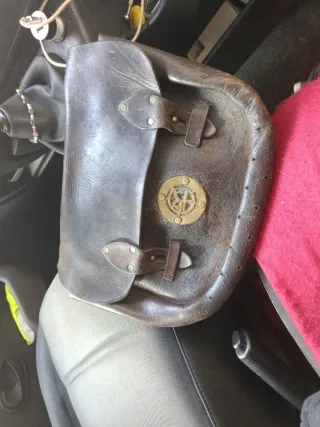 Cartera cobradora de cuero