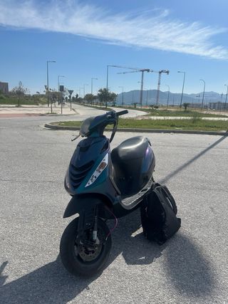 Carcasas/ chapas/ carenado Piaggio zip sp agua