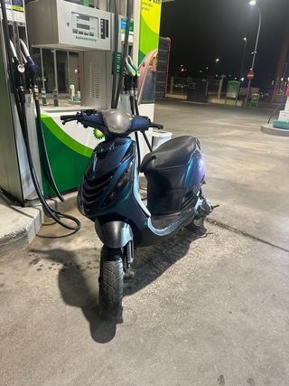 Carcasas/ chapas/ carenado Piaggio zip sp agua