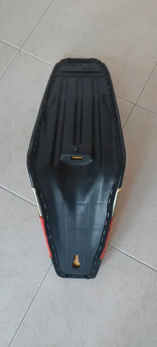 Asiento y Adhesivos Beta RR-T