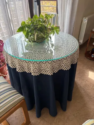 2 Sillones ,6 Sillas Tapizadas, mesa y lampara pie