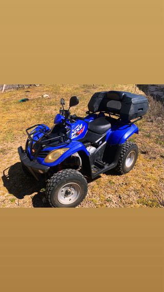 Quad Kymco MXU 250cc matriculado.