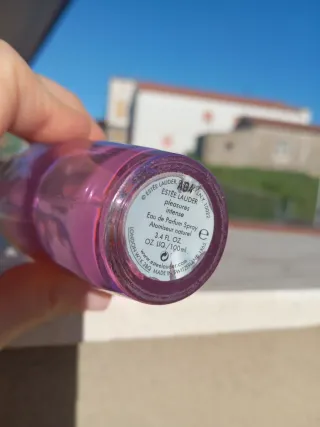 Profumo Estée Lauder Pleasures Intense donna