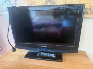 Televisor Samsung 26 Negro Con mando incluido