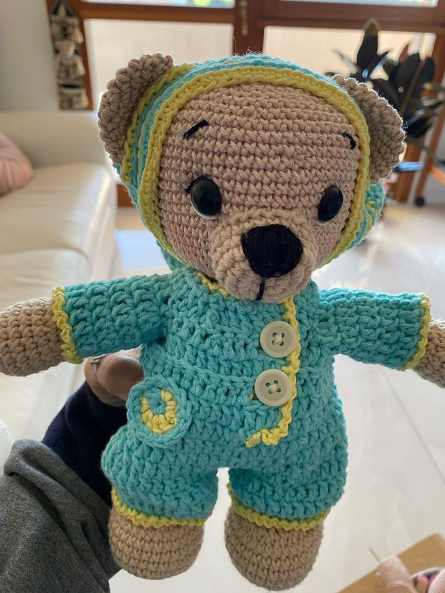 Orsetto amigurumi fatto a mano