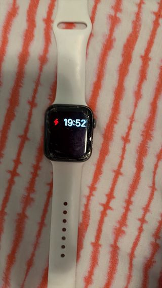 Apple Watch SE 44mm pantalla rota