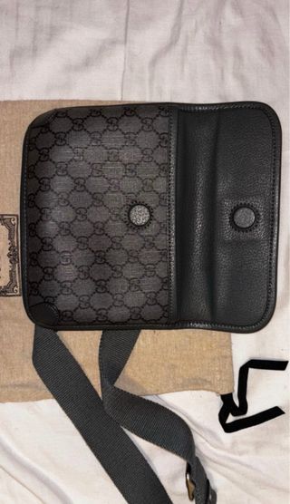 Riñonera Gucci GG Supreme Negra Marrón como nueva