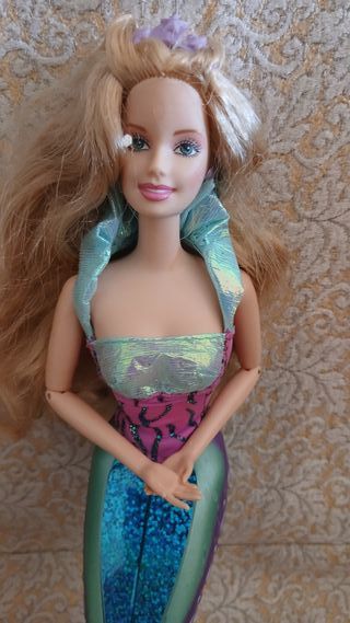 Sirena bambola con coda blu e viola