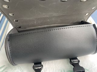Bolsa para moto con remaches