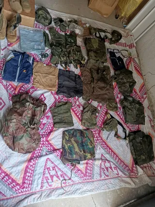 Ropa y equipo militar