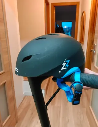 Patinete eléctrico + Casco