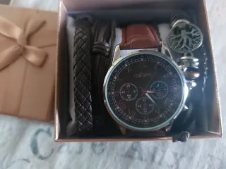 SIN ESTRENAR..Reloj Geneva y 3 Pulseras