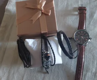 SIN ESTRENAR..Reloj Geneva y 3 Pulseras