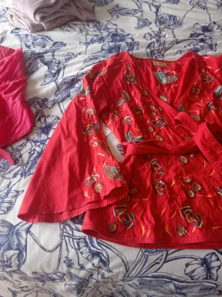 Blusa Flamenco bordada roja