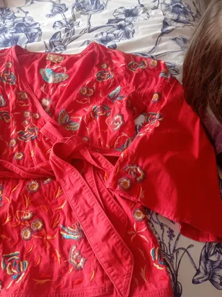 Blusa Flamenco bordada roja