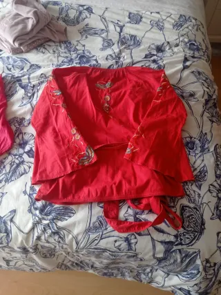 Blusa Flamenco bordada roja