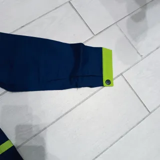 Camice da lavoro blu e verde