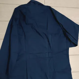 Camice da lavoro blu e verde