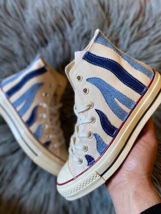 Converse limited edition beige/blue