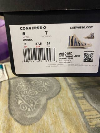 Converse limited edition beige/blue