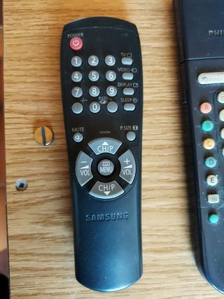 Mandos a distancia para TV antiguas.