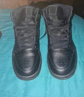 Nike Jordan 1 Mid Negro