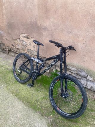 Bici Descenso Kona Stinky DH