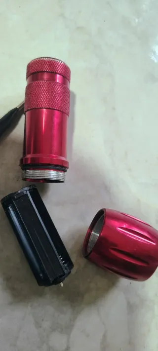 Linterna LED Roja con Correa