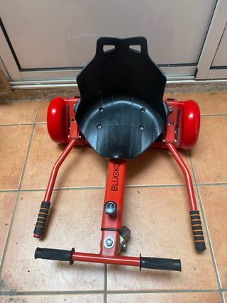Kart a pedales rojo con asiento