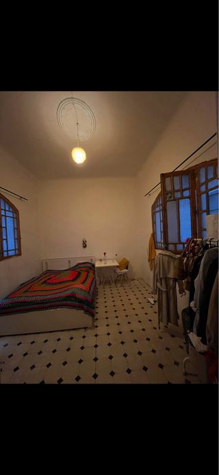 Habitación en piso compartido  - solo chicos