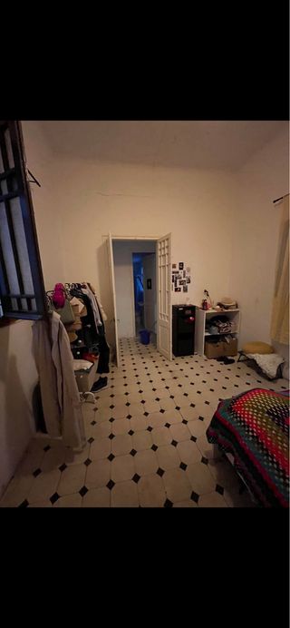 Habitación en piso compartido  - solo chicos