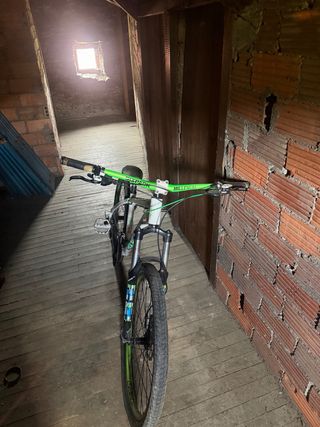 Bicicleta Dirt Jump Monster