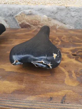 3 Sillines Antiguos de Bicicleta