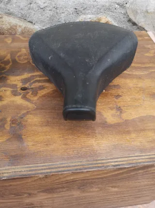 3 Sillines Antiguos de Bicicleta