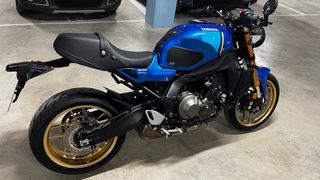 Yamaha XSR 900 azul