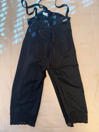 Faja VOE  negra talla S y beige talla XS,