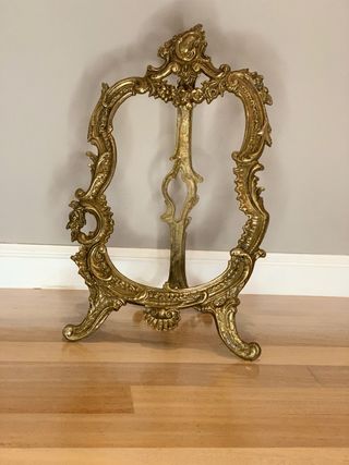 Marco de bronce ornamentado