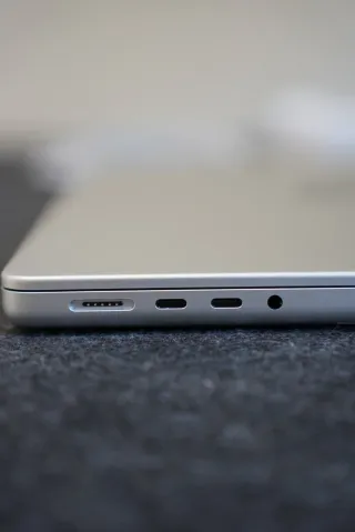 MacBook Pro M5