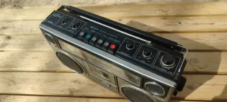 Sanyo 9930 K Boombox Radio Cassette