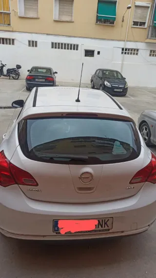 Opel Astra 2012