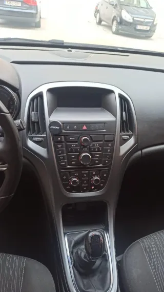 Opel Astra 2012