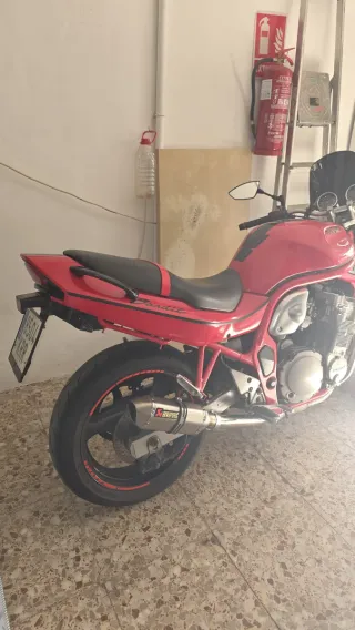 Suzuki Bandit 600cc Roja