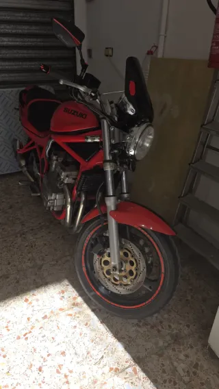 Suzuki Bandit 600cc Roja