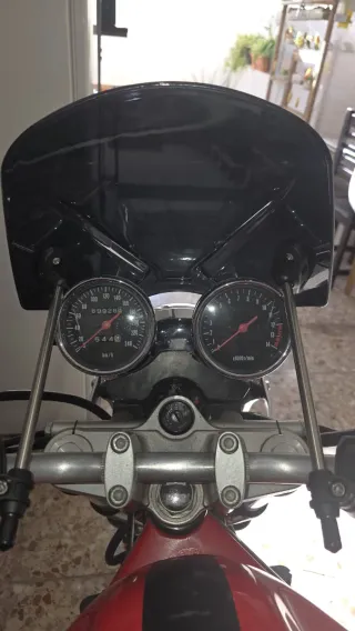 Suzuki Bandit 600cc Roja