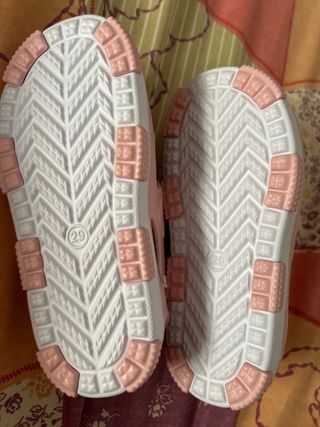 Sandalias niña rosas talla 29