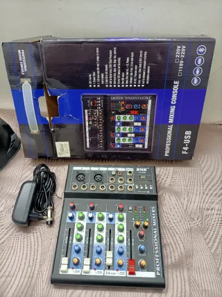 Mixer BNK F4-USB con effetti