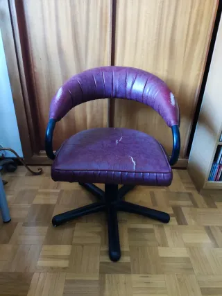 Sillón giratorio vintage retro diseño burdeos